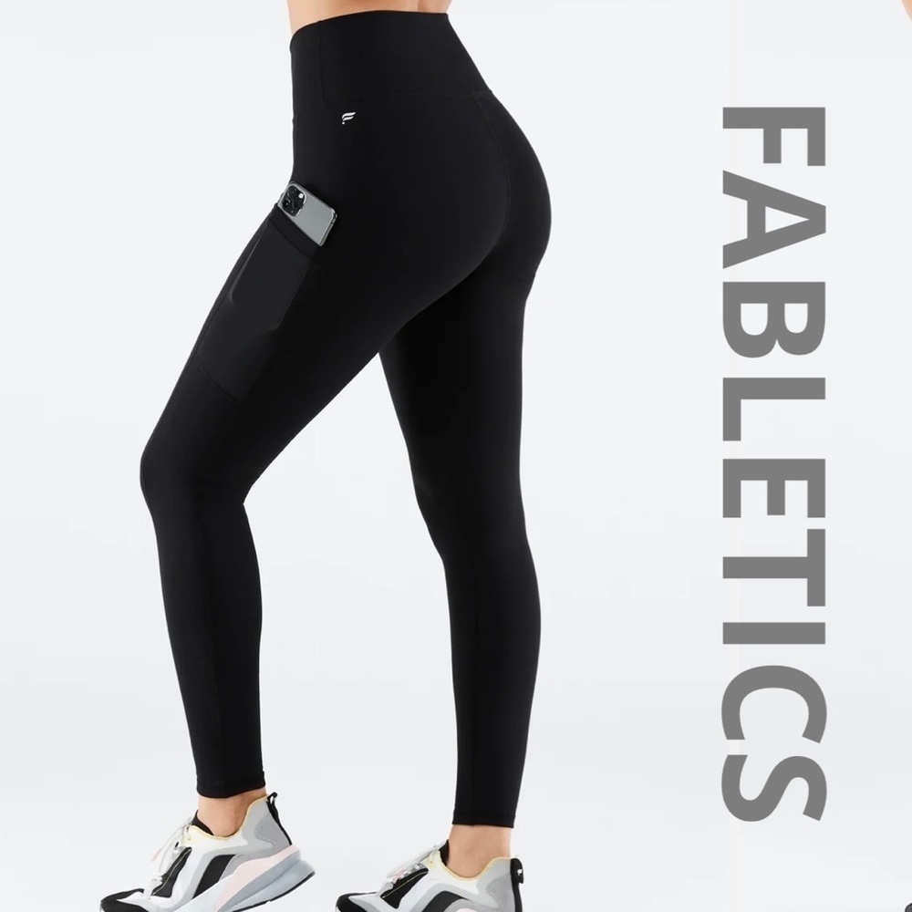 NWT FABLETICS On The Go Black Leggings compressive 2 pockets Xs
